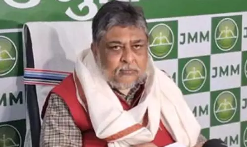 भाजपा के लोग पैसे के लिए आपस में लड़-भिड़ रहे हैं : झामुमो भाजपा के लोग पैसे के लिए आपस में लड़-भिड़ रहे हैं : झामुमो