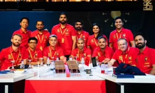 नीलामी के दौरान आरसीबी मैनेजमेंट के कैलकुलेटेड और बोल्ड एप्रोच ने बनाई संतुलित टीम