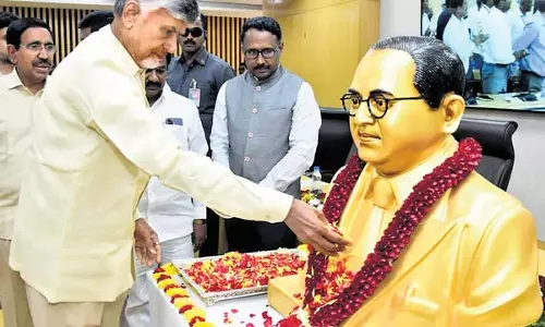 सीएम चंद्रबाबू नायडू ने अमरावती में ऐतिहासिक इमारत बनाने की योजना बनाई