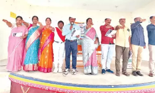 Andhra: उरंडूर ZPHS ने स्कूल संविधान को अपनाया Andhra: उरंडूर ZPHS ने स्कूल संविधान को अपनाया