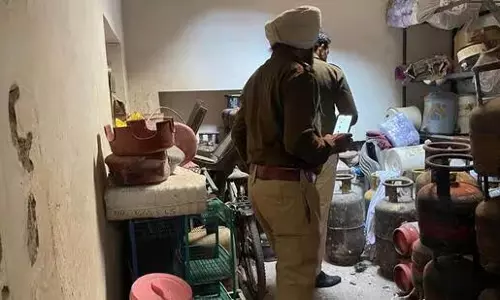 Mohali के एक गांव में सिलेंडर विस्फोट में 2 लोग घायल हो गए