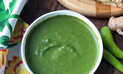 पुदीने की चटनी के साथ रसभरी रेसिपी