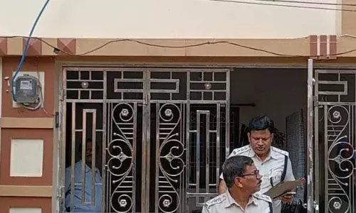 आरटीओ अधिकारी और युवक जबरन वसूली के आरोप में गिरफ्तार किया गया आरटीओ अधिकारी और युवक जबरन वसूली के आरोप में गिरफ्तार किया गया