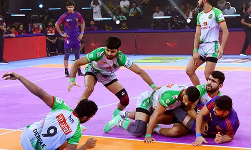 PKL: रेडर्स देवांक, आशु ने पटना पाइरेट्स और दबंग दिल्ली के.सी. के बीच रोमांचक मुकाबला खेला PKL: रेडर्स देवांक, आशु ने पटना पाइरेट्स और दबंग दिल्ली के.सी. के बीच रोमांचक मुकाबला खेला