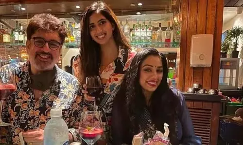 Rupali Ganguly की सौतेली बेटी ने मानहानि मुकदमे की निंदा की Rupali Ganguly की सौतेली बेटी ने मानहानि मुकदमे की निंदा की