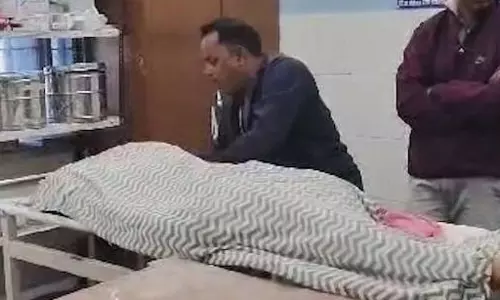 डाक वाहन ने कई महिलाओं रौंदा, एक की मौत