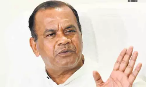 Komatireddy Venkat Reddy: किसानों को भड़काने से बचें