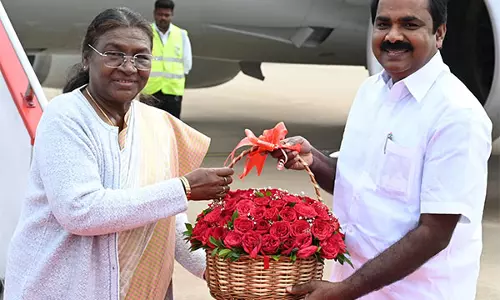 राष्ट्रपति मुर्मू ने Tamil Nadu की चार दिवसीय यात्रा की शुरुआत की राष्ट्रपति मुर्मू ने Tamil Nadu की चार दिवसीय यात्रा की शुरुआत की