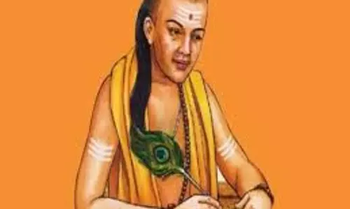 Chanakya Niti: इन नीतियों से मानव अपने जीवन से जुड़ी समस्याओ से हो सकता है मुक्त Chanakya Niti: इन नीतियों से मानव अपने जीवन से जुड़ी समस्याओ से हो सकता है मुक्त