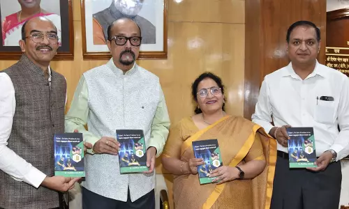 राज्यपाल डेका ने ‘पहल: बहुमूल्य जीवन बचाने की‘ पुस्तक का किया विमोचन