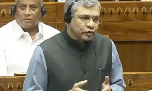अश्लील सोशल मीडिया सामग्री पर अंकुश लगाने के लिए कानूनों पर मंत्री Vaishnav ने कही ये बात