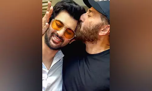 Sunny Deol ने बेटे करण का जन्मदिन मनमोहक पोस्ट के साथ मनाया