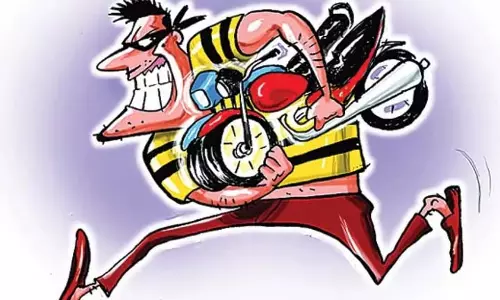चाबी भूल गए: विझिंजा में यार्ड में खड़ी बाइक चोरी हो गई चाबी भूल गए: विझिंजा में यार्ड में खड़ी बाइक चोरी हो गई