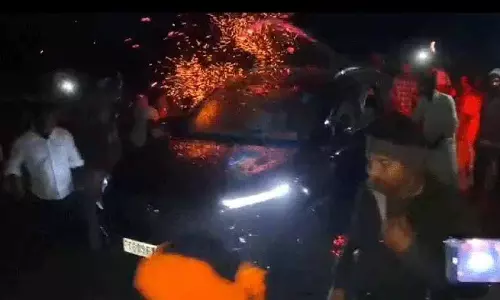 Nirmal में इथेनॉल फैक्ट्री के खिलाफ प्रदर्शन हिंसक हुआ, RDO वाहन क्षतिग्रस्त