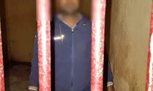 बाप रे! शादी के 10 दिन पहले ऐसा कदम उठाया...होने वाली पत्नी को मारने की कोशिश, लहंगे का बनाया बहाना बाप रे! शादी के 10 दिन पहले ऐसा कदम उठाया...होने वाली पत्नी को मारने की कोशिश, लहंगे का बनाया बहाना