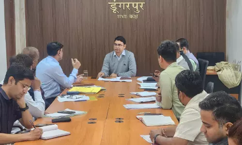 Dungarpur: जिला स्तरीय फर्टीलाइजर डिस्ट्रीब्यूशन रेग्यूलेटरी टॉस्क फोर्स कमेटी की समीक्षा बैठक Dungarpur: जिला स्तरीय फर्टीलाइजर डिस्ट्रीब्यूशन रेग्यूलेटरी टॉस्क फोर्स कमेटी की समीक्षा बैठक