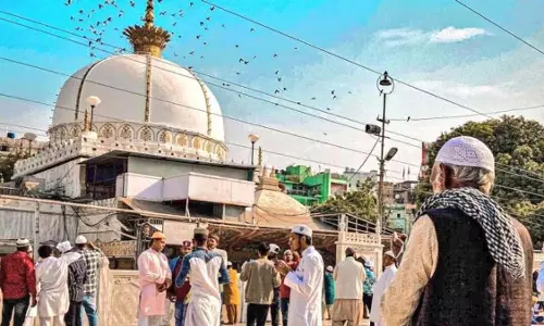 BIG BREAKING: अजमेर शरीफ दरगाह को हिंदू मंदिर बताने वाली याचिका को अदालत ने स्वीकार किया