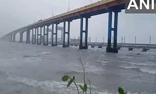 Tamil: पम्बन बंदरगाह पर दक्षिण-पश्चिम बंगाल की खाड़ी के ऊपर गहरे दबाव के कारण तेज़ हवाएँ चलीं