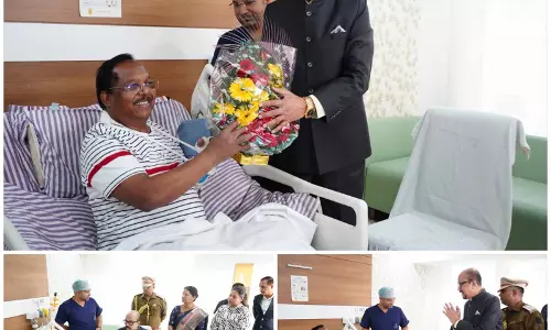 राज्यपाल रमेन डेका ने मंत्री रामविचार नेताम के स्वास्थ्य की जानकारी ली