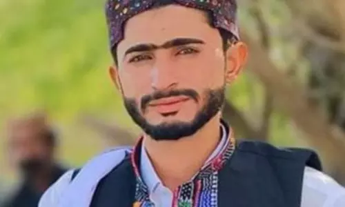Balochistan के हब चौकी में एक और जबरन गायब होने के खिलाफ विरोध प्रदर्शन Balochistan के हब चौकी में एक और जबरन गायब होने के खिलाफ विरोध प्रदर्शन