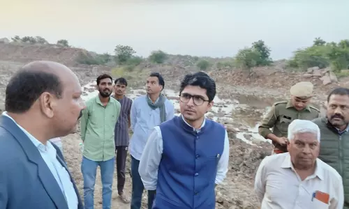 Bundi: प्राकृतिक स्वरूप में लौटा एरू नदी का स्वरूप , जिला कलेक्टर ने किया निरीक्षण Bundi: प्राकृतिक स्वरूप में लौटा एरू नदी का स्वरूप , जिला कलेक्टर ने किया निरीक्षण