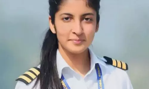 Air India की महिला पायलट का शव फ्लैट में मिला, प्रेमी गिरफ्तार Air India की महिला पायलट का शव फ्लैट में मिला, प्रेमी गिरफ्तार