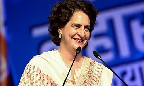 कांग्रेस की प्रियंका गांधी और रवींद्र चव्हाण कल Lok Sabha में सांसद के रूप में शपथ लेंगे कांग्रेस की प्रियंका गांधी और रवींद्र चव्हाण कल Lok Sabha में सांसद के रूप में शपथ लेंगे
