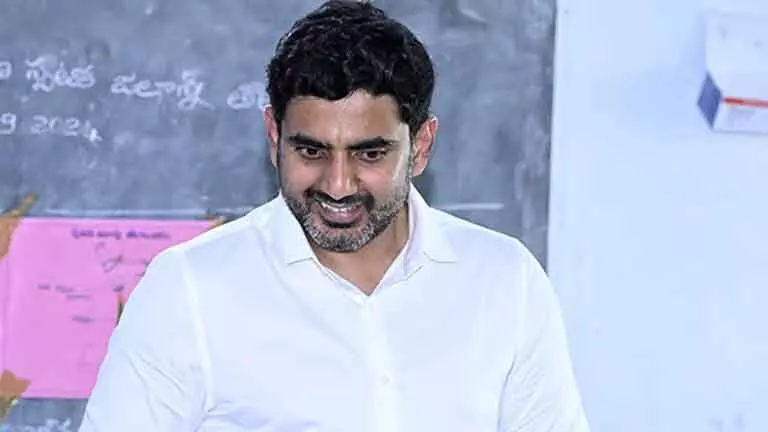 Nara Lokesh ने मेगा डीएससी-’24 के लिए सुझावात्मक पाठ्यक्रम का अनावरण किया