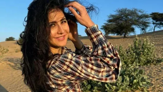 Katrina Kaif : चमकती त्वचा के लिए गुप्त सुबह की स्किनकेयर दिनचर्या