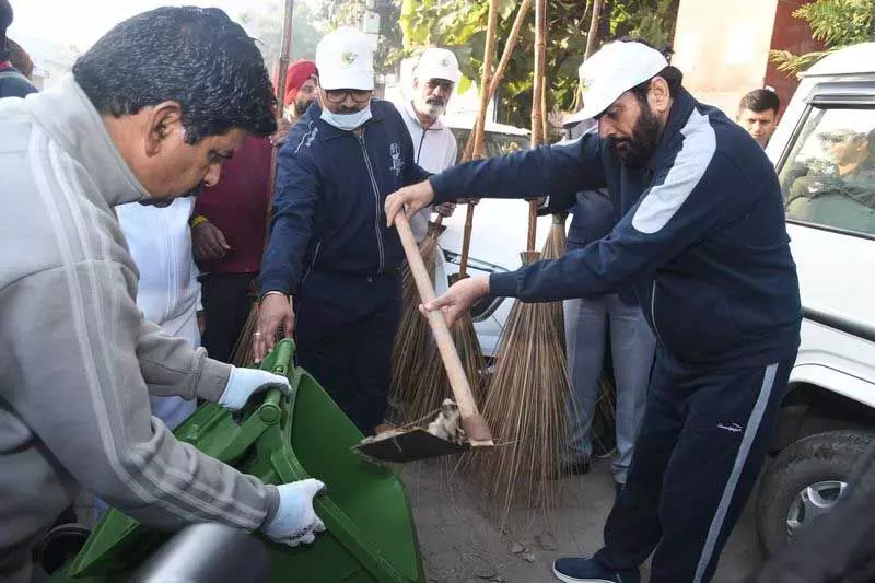 Haryana : गीता महोत्सव से पहले सीएम सैनी ने कुरुक्षेत्र में सफाई अभियान की शुरुआत