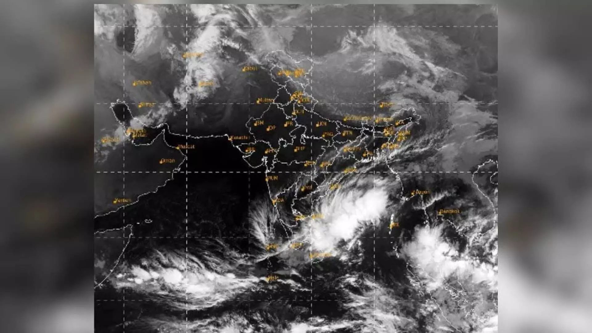 Chennai: चक्रवात फेंगल के करीब पहुंचने से भारी बारिश का अनुमान