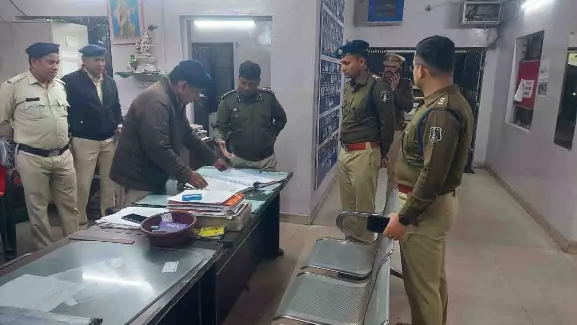 SSP संतोष सिंह ने थाना ख़मतराई व चेकिंग पॉइंटो का किया औचक निरीक्षण