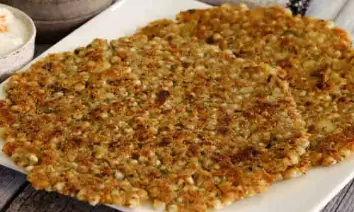 Sabudana Thalipeeth: इसका मजा आप किसी भी दिन ले सकते हैं