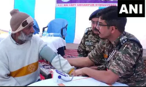J&K: सीआरपीएफ ने उधमपुर में निःशुल्क चिकित्सा शिविर लगाया J&K: सीआरपीएफ ने उधमपुर में निःशुल्क चिकित्सा शिविर लगाया