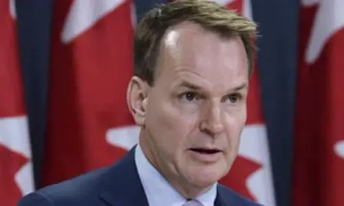 Canadian की संघीय सरकार ने कनाडा पोस्ट हड़ताल मध्यस्थता को रोका