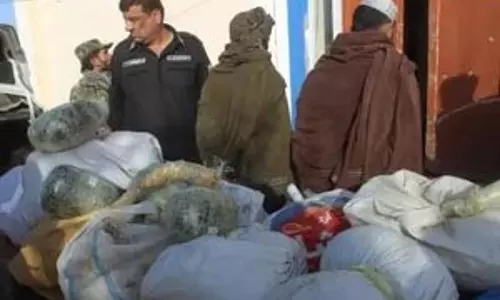 अफगानिस्तान : ड्रग लेने वाले 450 लोग ठीक होकर परिवार के पास लौटें