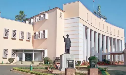 Odisha: विपक्षी बीजद ने किया वाकआउट, मंत्री की बर्खास्तगी की मांग Odisha: विपक्षी बीजद ने किया वाकआउट, मंत्री की बर्खास्तगी की मांग