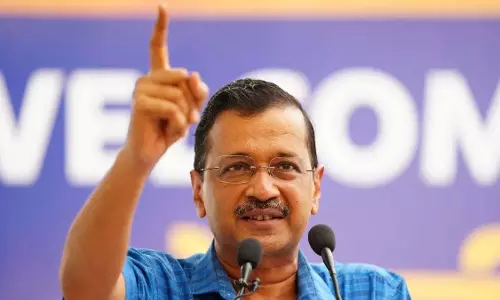 Delhi: केजरीवाल ने सफाई कर्मचारियों की मेजबानी की