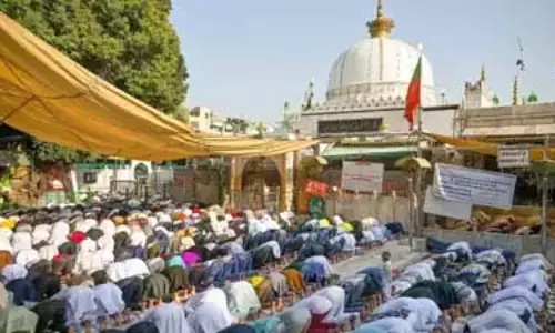 Ajmer Sharif के नीचे मंदिर होने का दावा सरकार और एएसआई को नोटिस