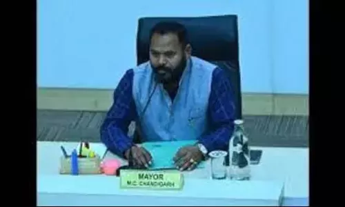 Chandigarh के मेयर ने एमसी के अनुबंधित कर्मचारियों को हटाने की वकालत की