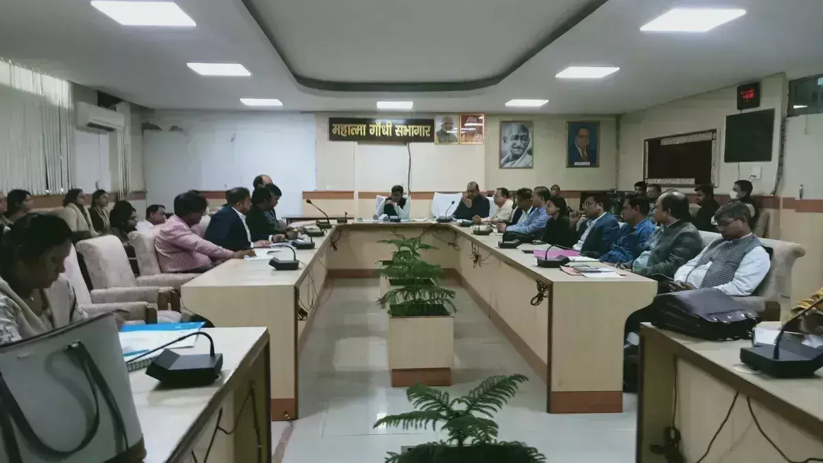 Ghaziabad: जिला स्वास्थ्य समिति की शासी निकाय की बैठक संपन्न हुई Ghaziabad: जिला स्वास्थ्य समिति की शासी निकाय की बैठक संपन्न हुई