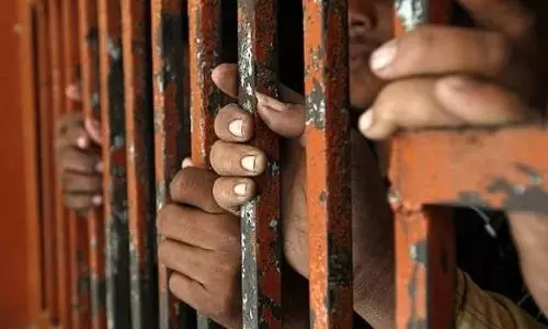 Faizabad: गुटखा लूट के मामले में शामिल दो बदमाश गिरफतर