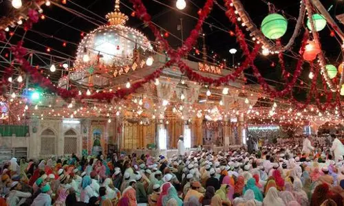 Ajmer Dargah के अंदर मंदिर होने के दावे पर कोर्ट ने नोटिस जारी किया