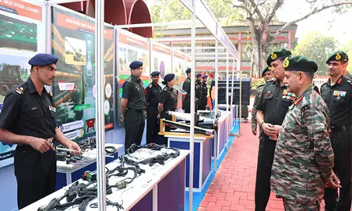 Army Chief ने दक्षिणी कमान में परिचालन तैयारियों की समीक्षा की, स्वदेशी नवाचारों की सराहना की