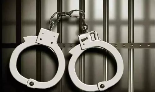 Assam : बारपेटा रोड पर किशोरी की मौत के मामले में चार गिरफ्तार Assam : बारपेटा रोड पर किशोरी की मौत के मामले में चार गिरफ्तार