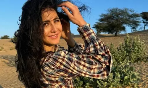 Katrina Kaif : चमकती त्वचा के लिए गुप्त सुबह की स्किनकेयर दिनचर्या Katrina Kaif : चमकती त्वचा के लिए गुप्त सुबह की स्किनकेयर दिनचर्या