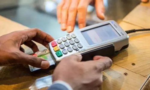 क्रेडिट कार्ड से खर्च अक्टूबर में पहुंचा 2 लाख करोड़ के पार: आरबीआई