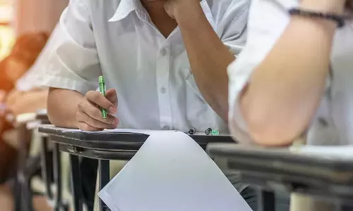 Kerala : शिक्षा विभाग के निरीक्षण से पता चला कि केरल में 827 अनाधिकृत स्कूल चल रहे Kerala : शिक्षा विभाग के निरीक्षण से पता चला कि केरल में 827 अनाधिकृत स्कूल चल रहे