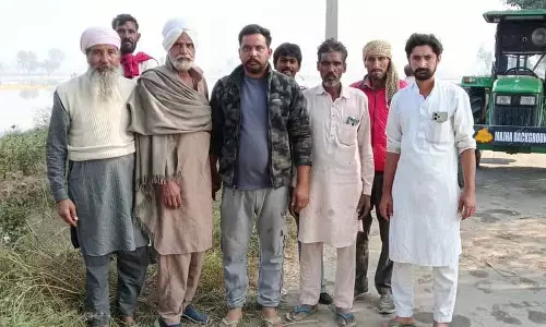 Punjab: नहर टूटने से 100 एकड़ गेहूं की फसल को नुकसान Punjab: नहर टूटने से 100 एकड़ गेहूं की फसल को नुकसान