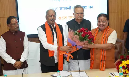 नवनिर्वाचित MLA सुनील सोनी ने ली शपथ नवनिर्वाचित MLA सुनील सोनी ने ली शपथ
